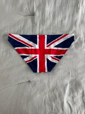 UK Flag Men’s Swim Briefs 🇬🇧 Union Jack Bikini Trunks XL 34 NWOT
